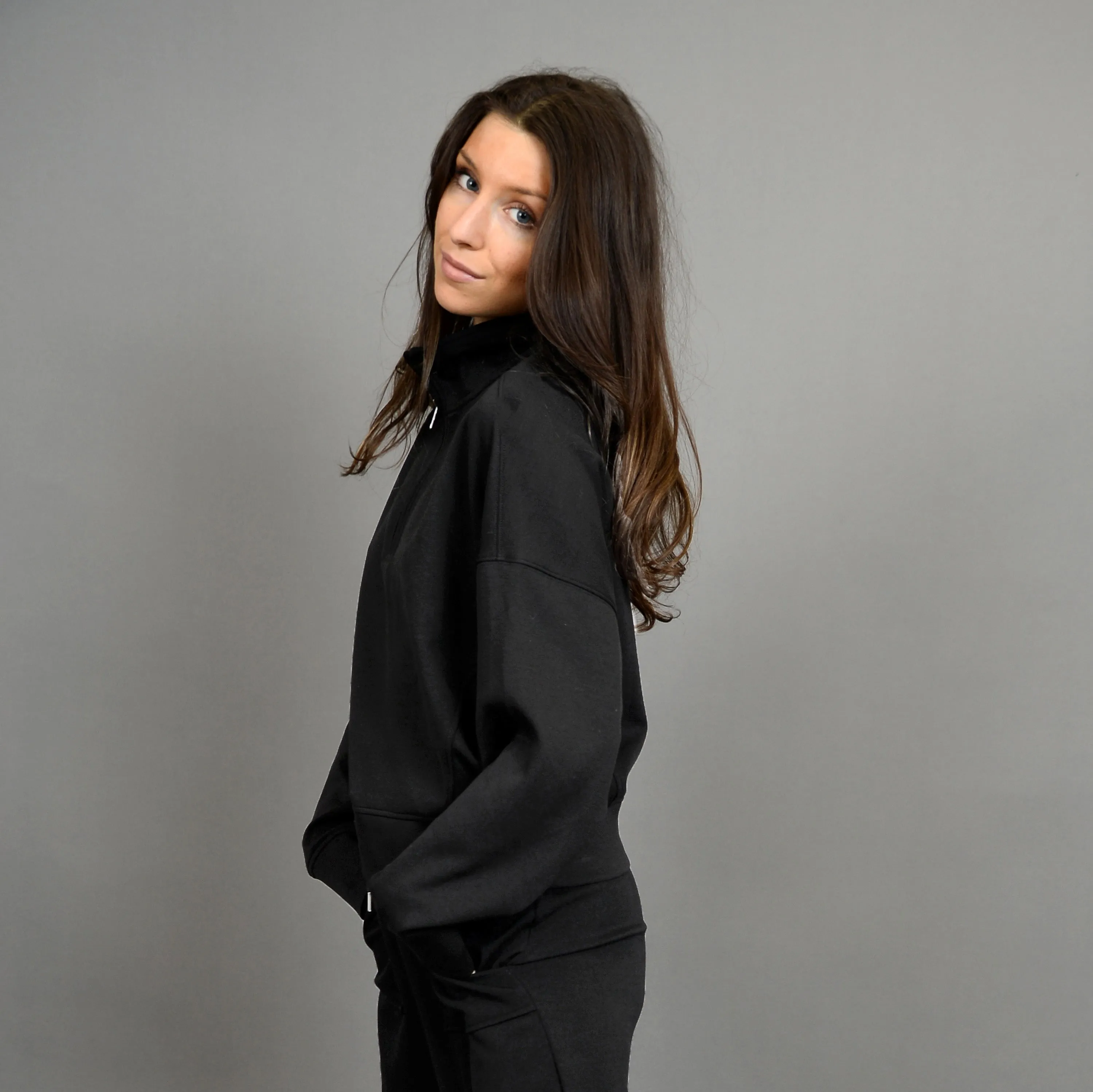 MARILYN HALF ZIP SWEATER - BLACK